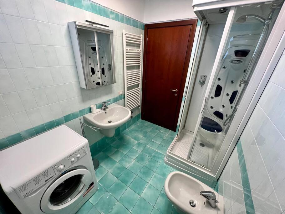 Beija Flor-Trilocale Piazza Garibaldi N18 Appartement Desenzano del Garda Buitenkant foto